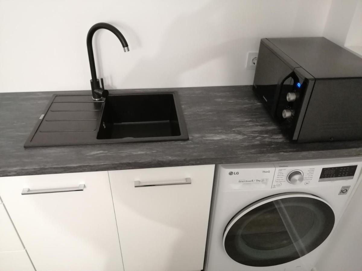 Luxury Apartment Private House And Parking Netflix ตาร์ตู ภายนอก รูปภาพ