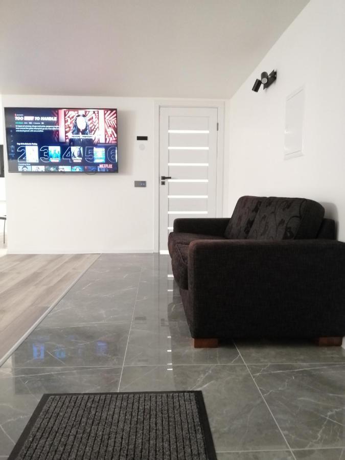 Luxury Apartment Private House And Parking Netflix ตาร์ตู ภายนอก รูปภาพ