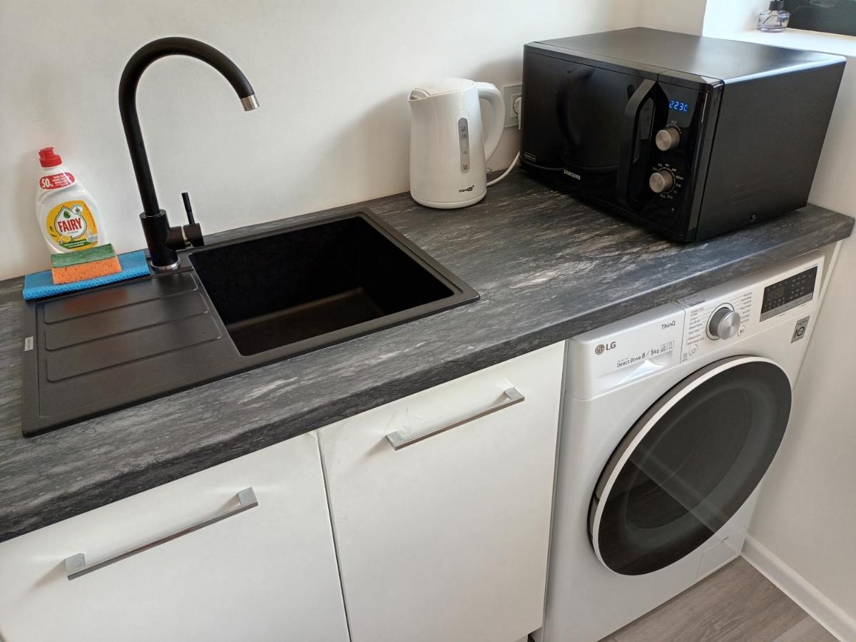 Luxury Apartment Private House And Parking Netflix ตาร์ตู ภายนอก รูปภาพ